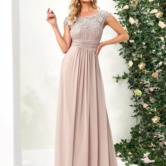 Wedding guest/ Evening Gown - Picture 3 of 7